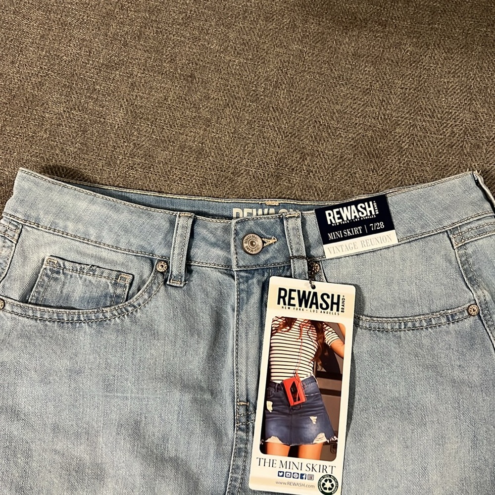 Distressed rewash skirt - Picture 5 of 5